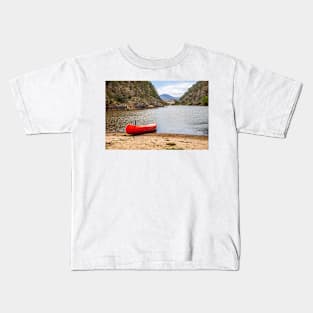 Canoe on the 'Bidgee Kids T-Shirt